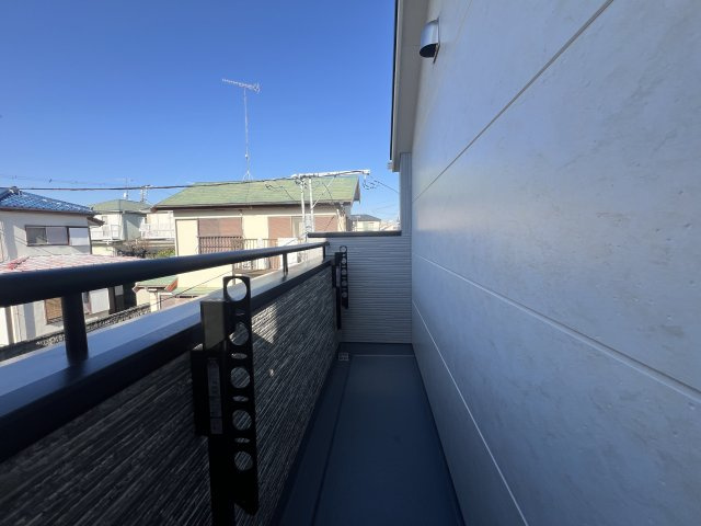 秘密基地どころか憩いの場所に！畳ロフトがGOOD！な【泉区上飯田町新築戸建】のバルコニー|勝手口です