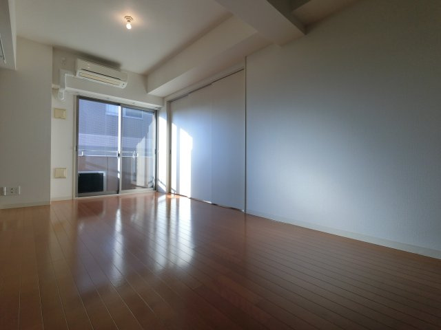 セザン新町の居間・リビング