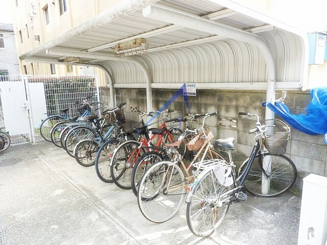 シュロス１２３のその他共用部分|駐輪場です。