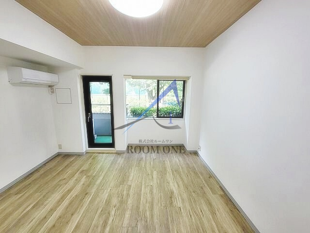 シュロス１２３の居間・リビング|洋室のお部屋です。