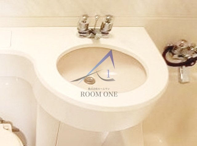 シュロス１２３の洗面所|洗面台です。