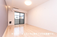明るい色調の室内です