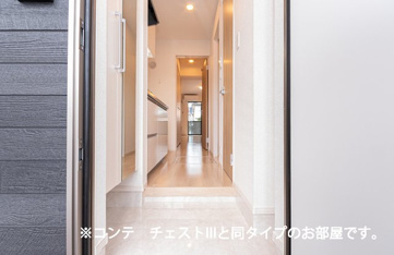 収納もある玄関です