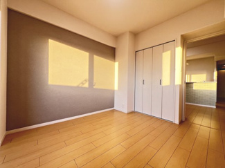 【洋室】 | ディオ・フェルティ白鷺 | ファミリーマートまで徒歩６分！ココカラファインまで徒歩１０分！コーナンまで徒歩１０分！お買い物に便利な立地ですね！