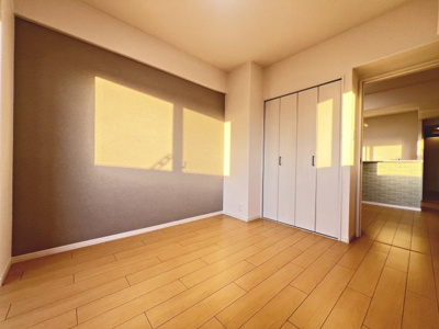 【洋室】 | ディオ・フェルティ白鷺 | ファミリーマートまで徒歩６分！ココカラファインまで徒歩１０分！コーナンまで徒歩１０分！お買い物に便利な立地ですね！