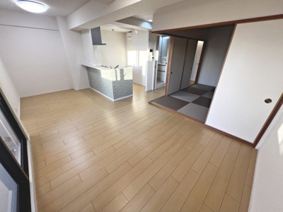 【居間・リビング】 | ディオ・フェルティ白鷺 | 【南向き日当たり良好】たっぷりの陽光に包まれる明るい住まいです♪是非現地にてご体感ください！