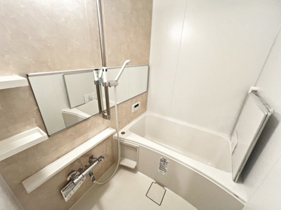 【浴室】 | ディオ・フェルティ白鷺 | 【浴室リフォーム済】ゆったりとくつろげる綺麗な浴室ですよ！時間短縮でシャワーだけの方も多いですが、一日の疲れを癒すため湯船に浸かれば心身ともにリラックスできますね♪浴室乾燥機ついてますよ♪