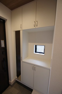 【収納】 | 【仲介手数料無料！！】稲城市若葉台１丁目　新築戸建て（全4棟）4号棟　5349万円 | 玄関収納