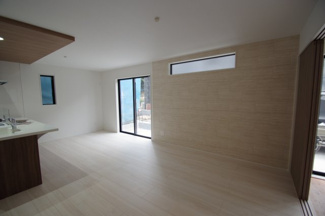 【居間・リビング】 | 【仲介手数料無料！！】稲城市若葉台１丁目　新築戸建て（全4棟）4号棟　5349万円