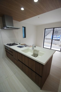 【キッチン】 | 【仲介手数料無料！！】稲城市若葉台１丁目　新築戸建て（全4棟）4号棟　5349万円