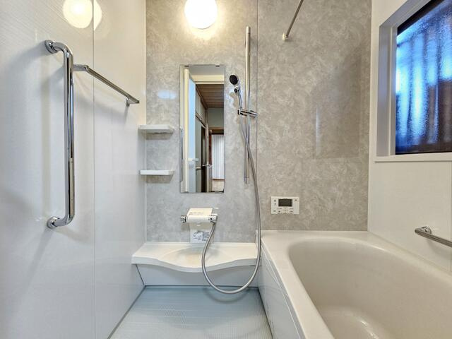 瑞浪市松ヶ瀬町4丁目中古戸建の浴室|バス／シャワー