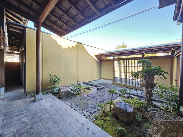 瑞浪市松ヶ瀬町4丁目中古戸建の玄関