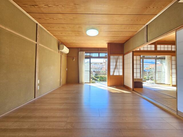 瑞浪市松ヶ瀬町4丁目中古戸建の居間・リビング|10帖