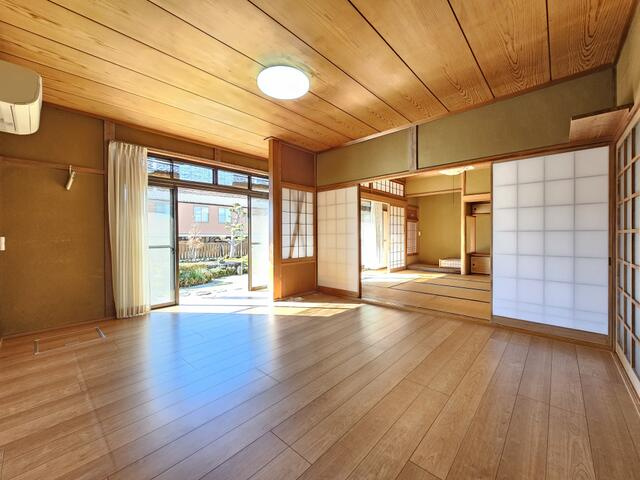 瑞浪市松ヶ瀬町4丁目中古戸建の居間・リビング|10帖