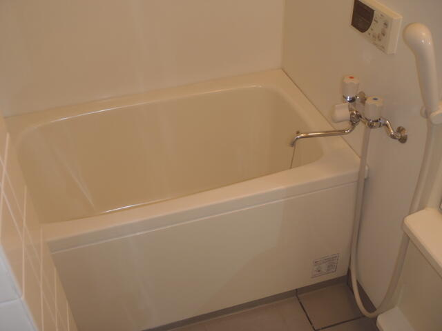 百合丘ハイコーポＢ棟１１３号室Ｂ棟の浴室