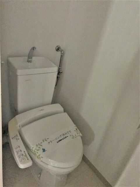 百合丘ハイコーポＢ棟１１３号室Ｂ棟のトイレ