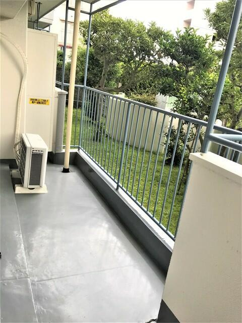 百合丘ハイコーポＢ棟１１３号室Ｂ棟のバルコニー