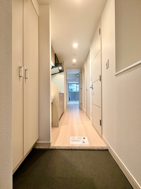 プレサンス堺筋本町フィリアの玄関|他号室参考写真