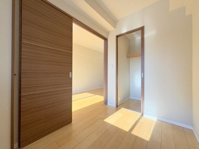 アドレシアの洋室