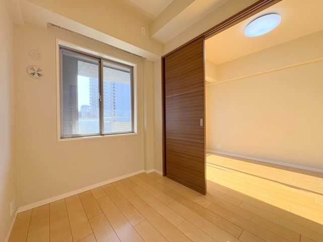 アドレシアの洋室