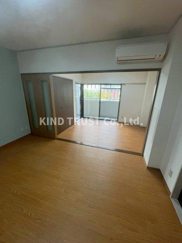 アルプス西梅田の居間・リビング|使いやすい居間です