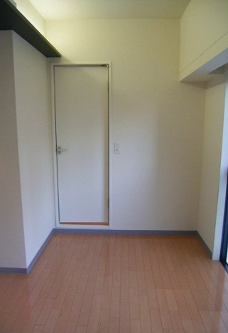 フェニックス西新宿５丁目弐番館の居間・リビング|おしゃれな居間です