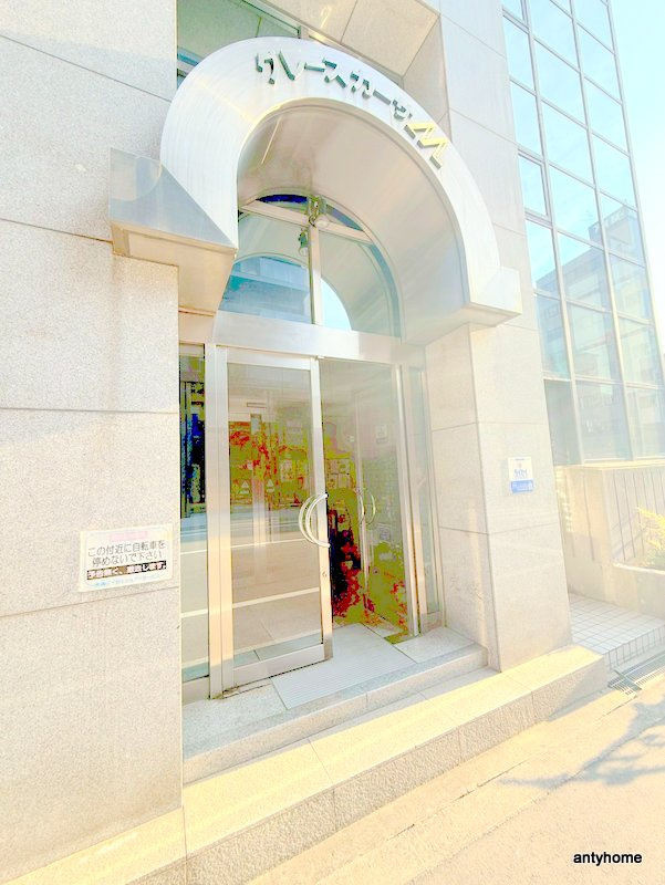 グレースカーサM　仲介手数料無料のエントランス