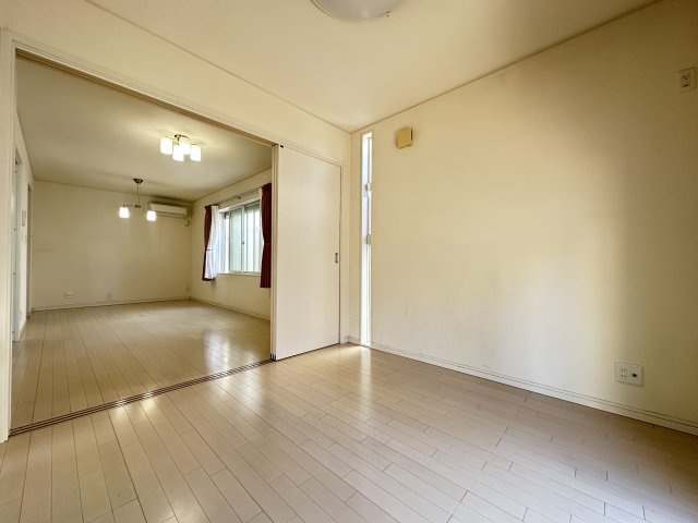 神戸市西区玉津町高津橋戸建の居間・リビング