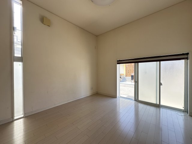 神戸市西区玉津町高津橋戸建の洋室
