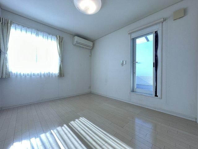 神戸市西区玉津町高津橋戸建の洋室