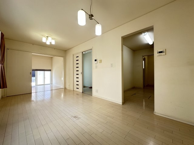 神戸市西区玉津町高津橋戸建の居間・リビング