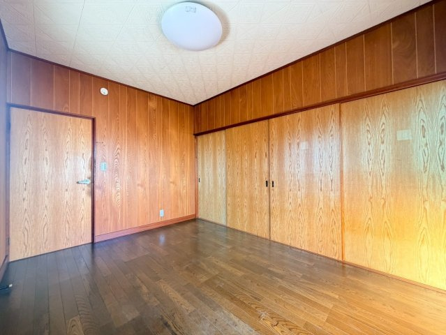 揖保郡太子町東南　中古戸建の洋室