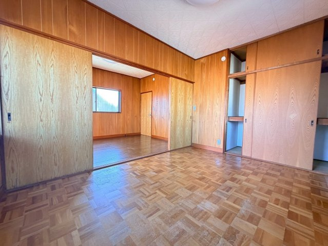 揖保郡太子町東南　中古戸建の洋室