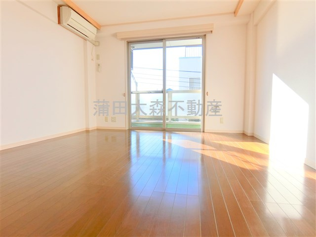 ヴィラSKの居間・リビング