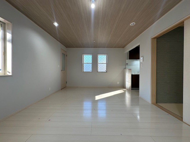 茅ヶ崎市松尾　中古戸建のダイニング|11月29日撮影　新規リフォーム中　15.7帖　LDK