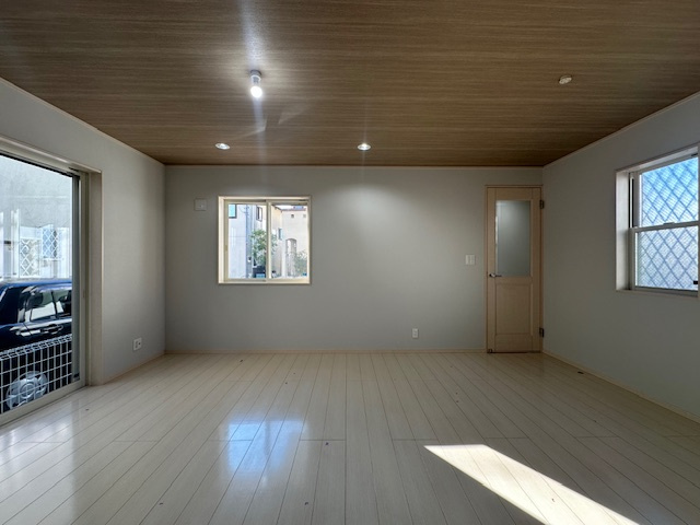 茅ヶ崎市松尾　中古戸建の居間・リビング|15.7帖　LDK
