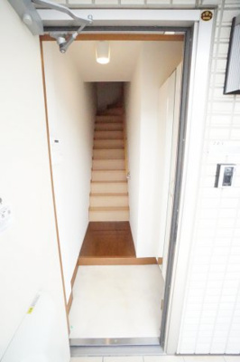 【玄関】 | ハーリンガムコート都賀D | ※同物件・同タイプの写真です。