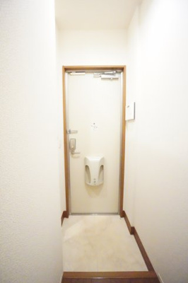 【玄関】 | ハーリンガムコート都賀D | ※同物件・同タイプの写真です。