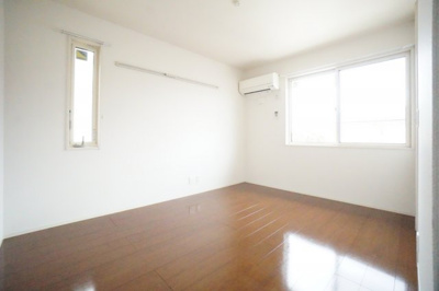 【寝室】 | ハーリンガムコート都賀D | ※同物件・同タイプの写真です。2面採光ではございません。