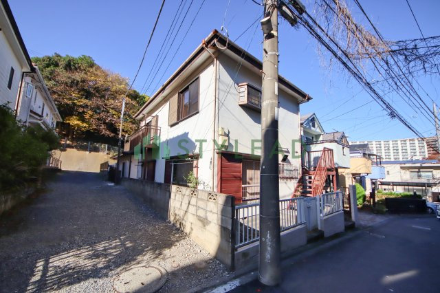 【前面道路含む現地写真】