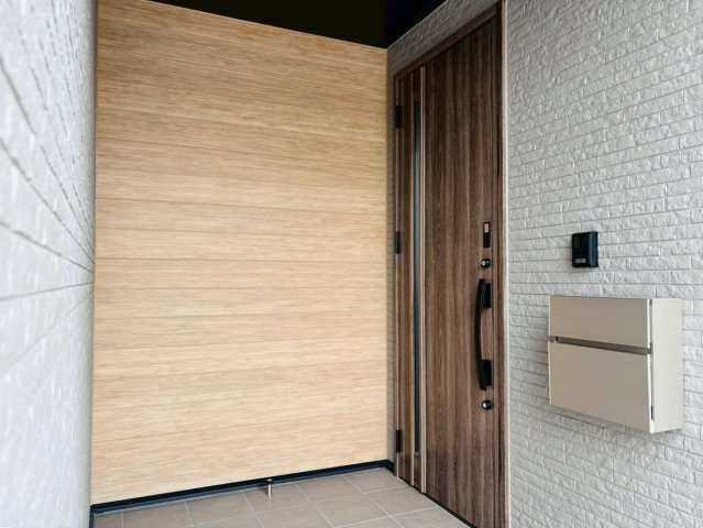 ダイマルタウン　大垣市古知丸２丁目第３　全２区画分譲の玄関|玄関ドアの鍵はディンプルキーと内側はサムターンキーになっており防犯性の高い仕様になっています。