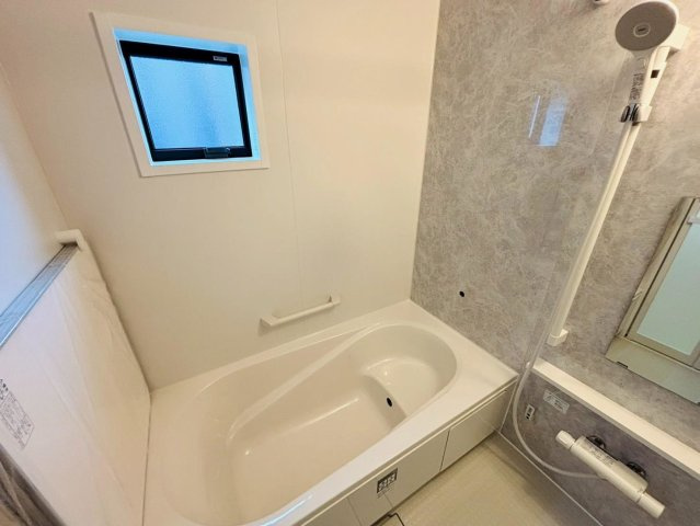 ダイマルタウン　大垣市古知丸２丁目第３　全２区画分譲の浴室|高断熱浴槽の為、４時間後も湯温低下約2.3度と暖かさを保ちます。暖房乾燥機もあり快適に入浴できます。