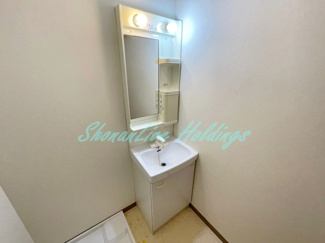 【洗面所】 | 明るい洗面所です