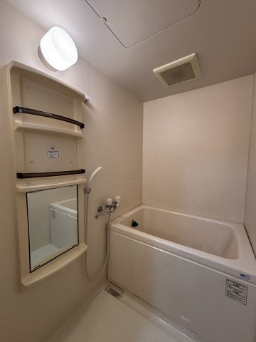 リヴェール湘南の浴室