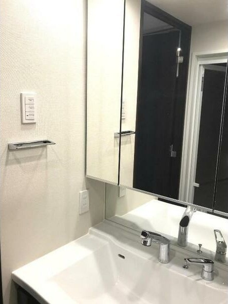 オープンレジデンシア名古屋駅　THE　COURTの洗面所