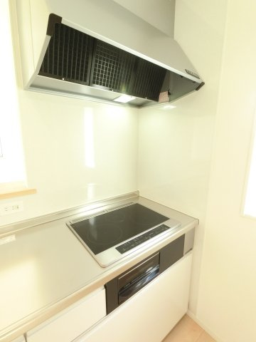 佐賀市本庄町本庄第12　1号棟の内観：施工例|お手入れ簡単で安全なIHクッキングヒーター♪