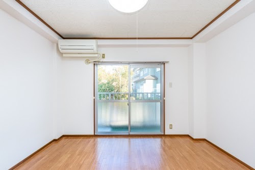 ハイツタナカの居間・リビング