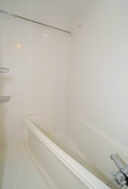 ステージグランデ用賀アジールコート　バイク置き場　オートロック　宅配ボックスの浴室