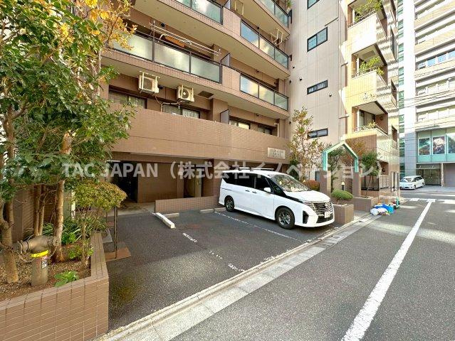 エバーグリーンパレス浅草の外観|朝日がふんだんに注ぐ東南角住戸をフルリノベーションしました。歴史が色づき利便性に優れる全16邸『エバーグリーンパレス浅草』が上質な空間に生まれ変わりました！
ぜひ見にいらしてください。