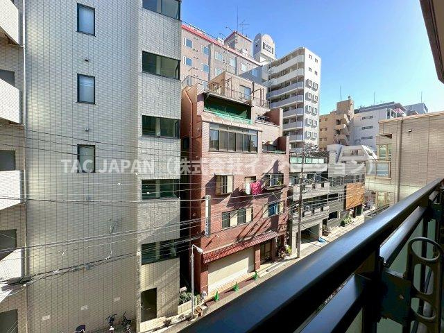 エバーグリーンパレス浅草の展望|利便性に優れた浅草の街並み。4階という丁度よい高さから望む街の景色に心癒されます。